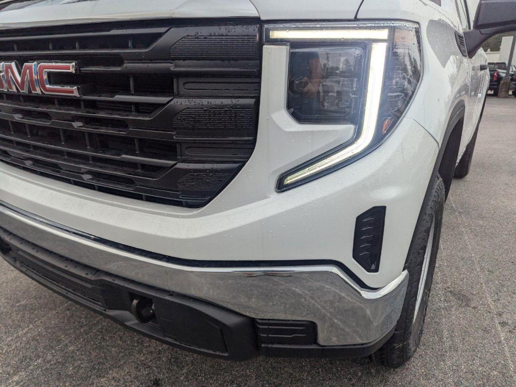 new 2025 GMC Sierra 1500 car, priced at $40,311