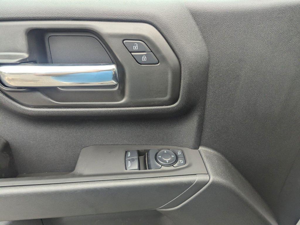 new 2025 GMC Sierra 1500 car, priced at $40,311