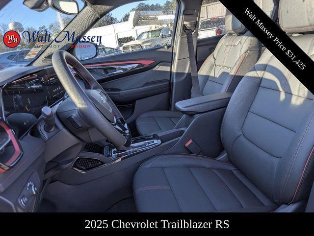 new 2025 Chevrolet TrailBlazer car, priced at $31,425