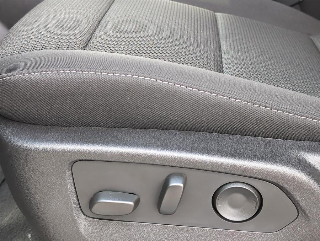 new 2025 Chevrolet Colorado car, priced at $33,048