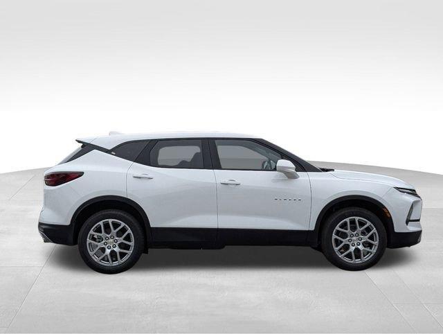 new 2025 Chevrolet Blazer car, priced at $36,420