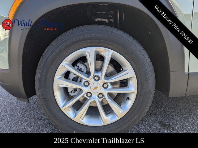 new 2025 Chevrolet TrailBlazer car, priced at $26,535