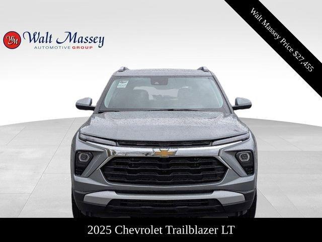 new 2025 Chevrolet TrailBlazer car, priced at $27,455