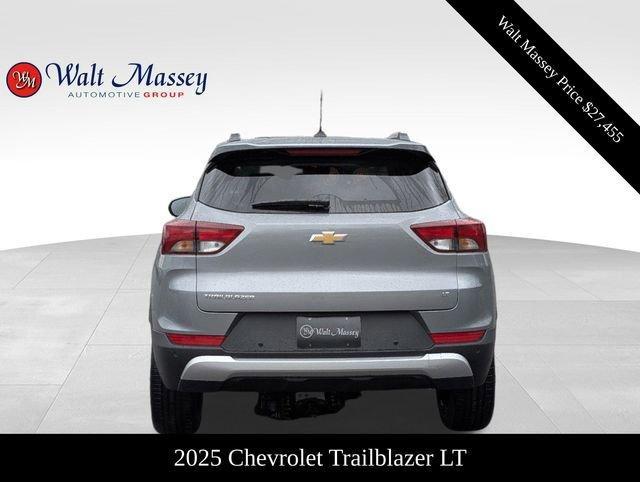 new 2025 Chevrolet TrailBlazer car, priced at $27,455