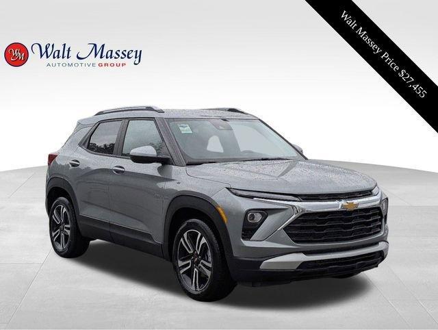 new 2025 Chevrolet TrailBlazer car, priced at $27,455