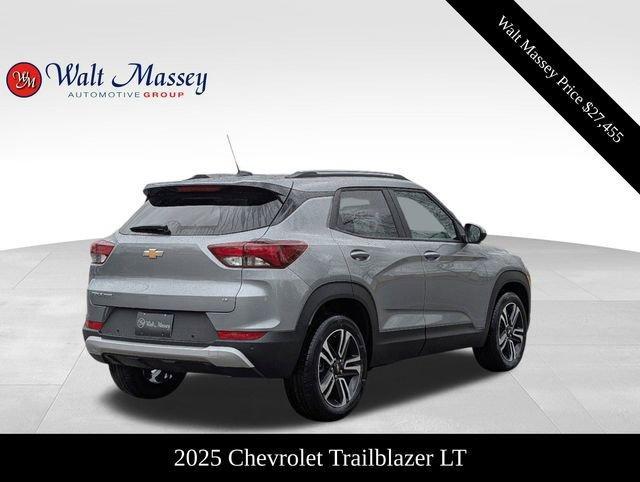 new 2025 Chevrolet TrailBlazer car, priced at $27,455