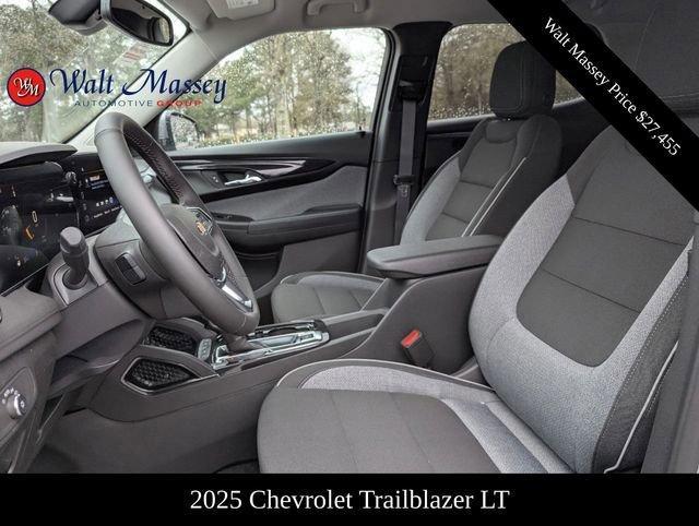 new 2025 Chevrolet TrailBlazer car, priced at $27,455