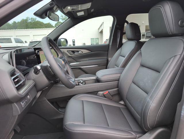 new 2025 Chevrolet Traverse car, priced at $41,810