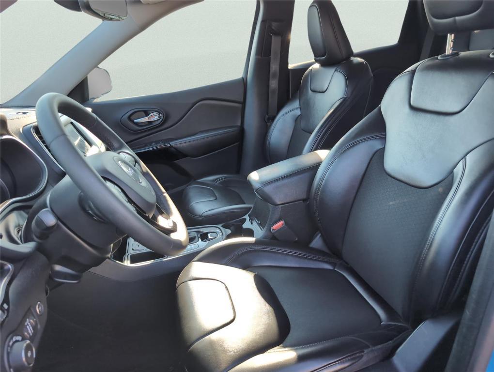 used 2020 Jeep Cherokee car, priced at $15,699