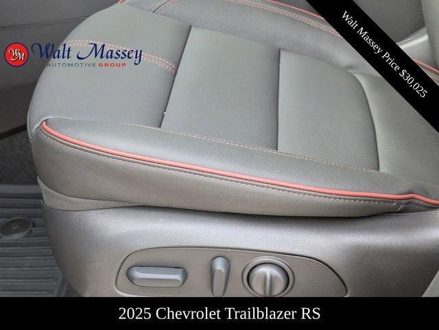 new 2025 Chevrolet TrailBlazer car, priced at $30,025