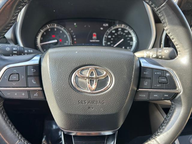 used 2021 Toyota Highlander car, priced at $32,452