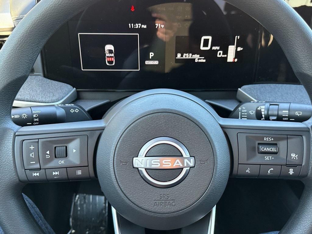 new 2025 Nissan Kicks car, priced at $24,404