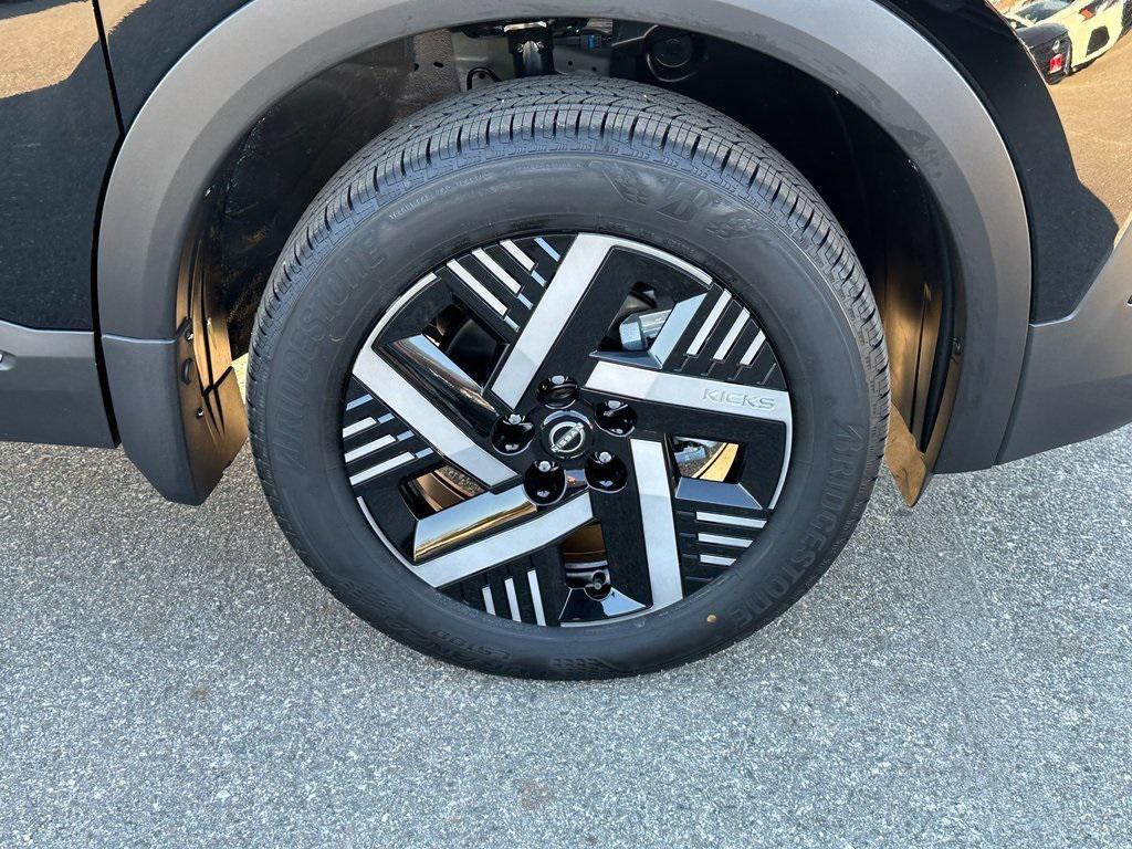 new 2025 Nissan Kicks car, priced at $24,404