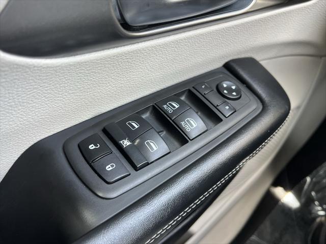 used 2021 Chrysler Pacifica car, priced at $23,498