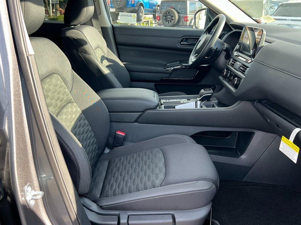 new 2025 Nissan Pathfinder car, priced at $35,685