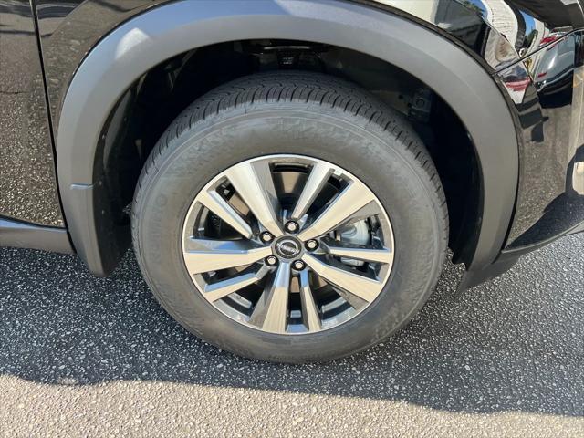 new 2024 Nissan Pathfinder car, priced at $41,910