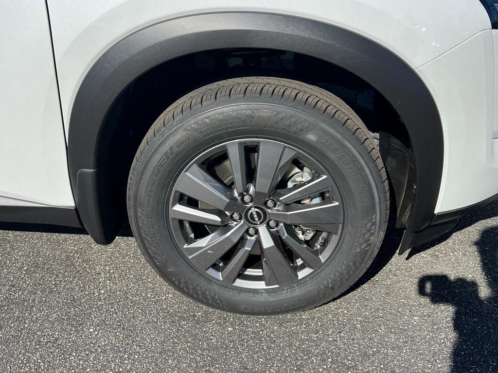 new 2025 Nissan Pathfinder car, priced at $39,949