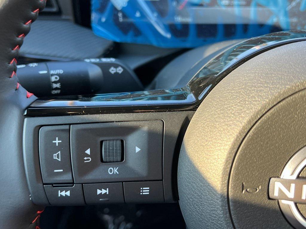 new 2025 Nissan Kicks car, priced at $27,335