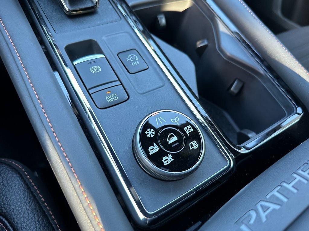 new 2025 Nissan Pathfinder car, priced at $46,595