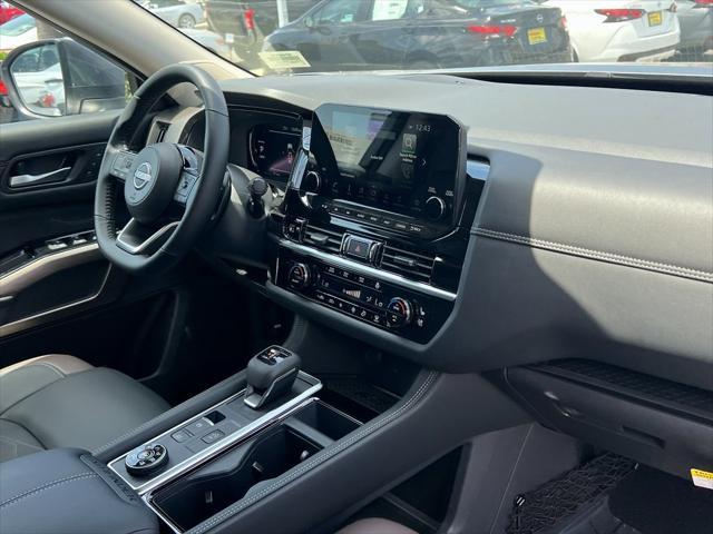 new 2025 Nissan Pathfinder car, priced at $50,852