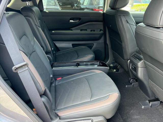 new 2025 Nissan Pathfinder car, priced at $50,852