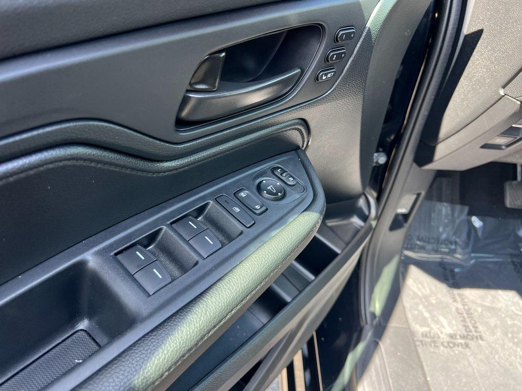 used 2023 Honda Odyssey car, priced at $37,998