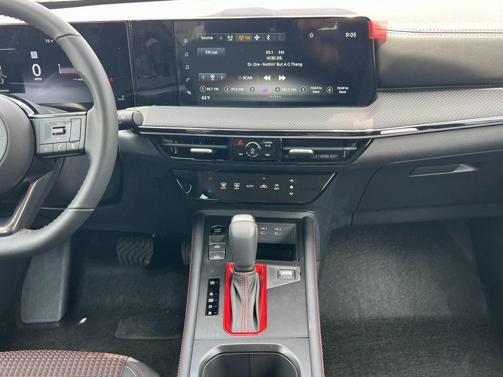 new 2025 Nissan Kicks car, priced at $27,152