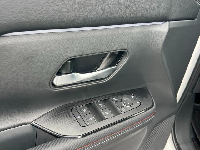 new 2025 Nissan Kicks car, priced at $28,935