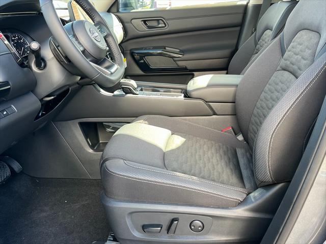 new 2025 Nissan Pathfinder car, priced at $41,410