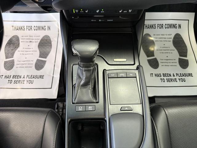 used 2019 Lexus ES 300h car, priced at $26,990