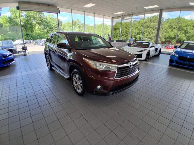 used 2016 Toyota Highlander car, priced at $17,990