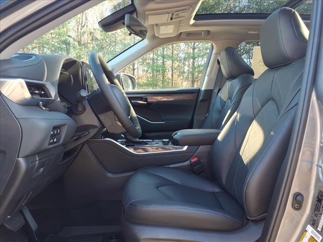 new 2026 Toyota Highlander car, priced at $55,478