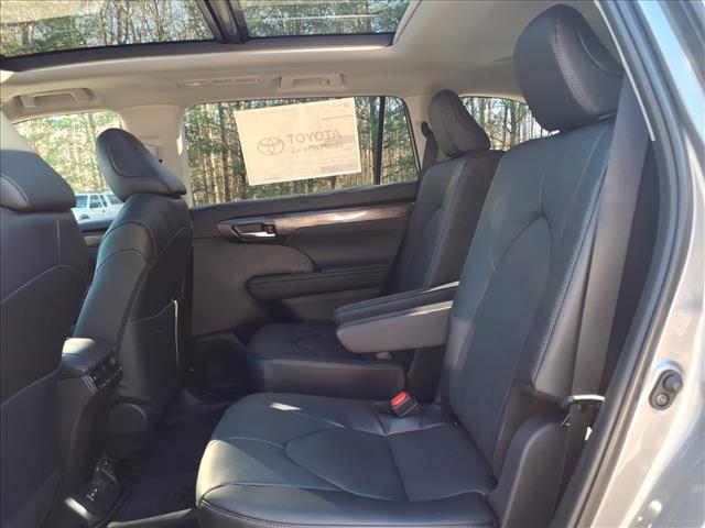 new 2026 Toyota Highlander car, priced at $55,478