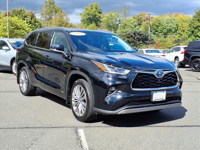 used 2024 Toyota Highlander Hybrid car, priced at $53,500