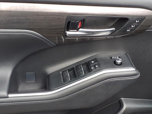 used 2024 Toyota Highlander Hybrid car, priced at $53,500