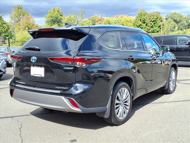 used 2024 Toyota Highlander Hybrid car, priced at $53,500