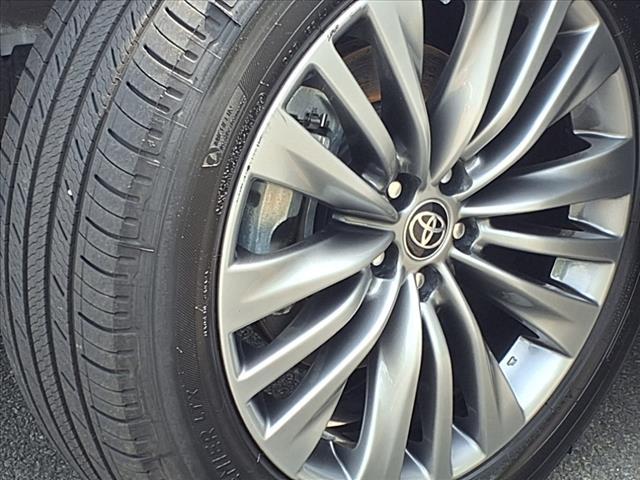 used 2021 Toyota Highlander Hybrid car, priced at $44,000