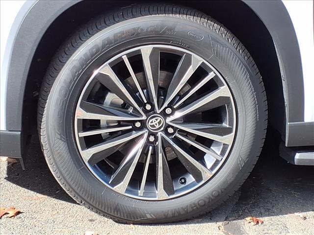 new 2025 Toyota Grand Highlander Hybrid car, priced at $63,295