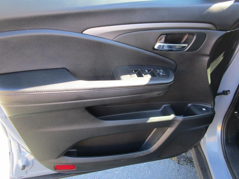 used 2023 Honda Ridgeline car, priced at $26,990