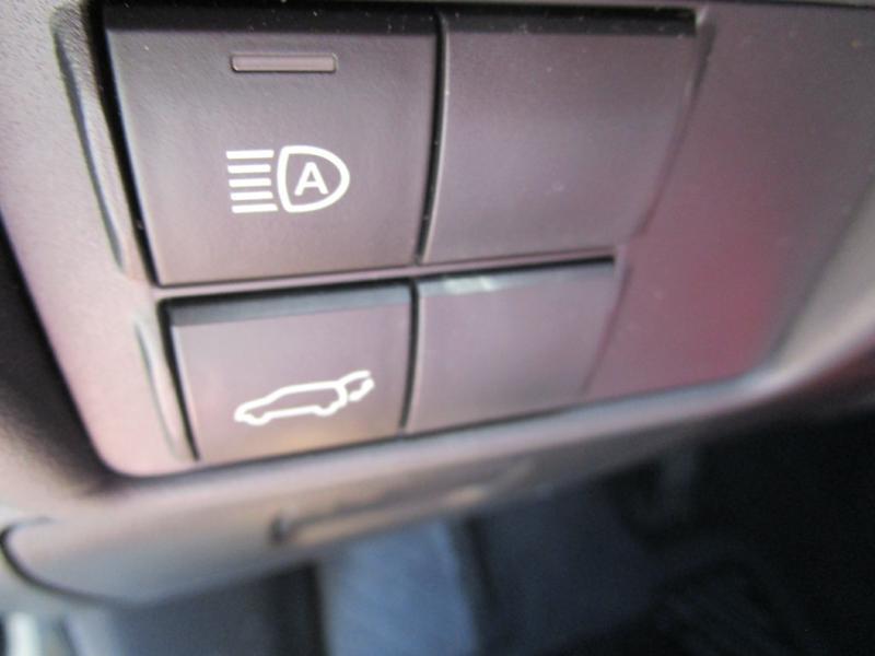 used 2022 Toyota Highlander car, priced at $36,495