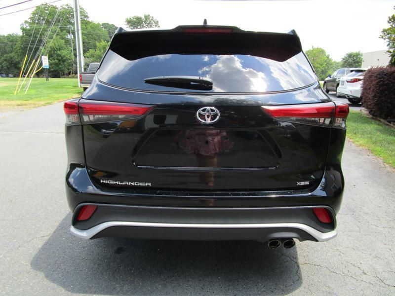 used 2022 Toyota Highlander car, priced at $36,495