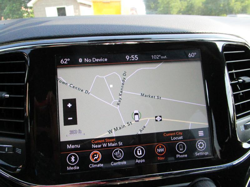 used 2022 Jeep Grand Cherokee car, priced at $32,900