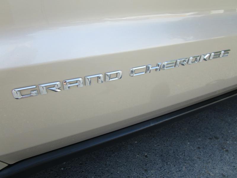 used 2015 Jeep Grand Cherokee car, priced at $12,927