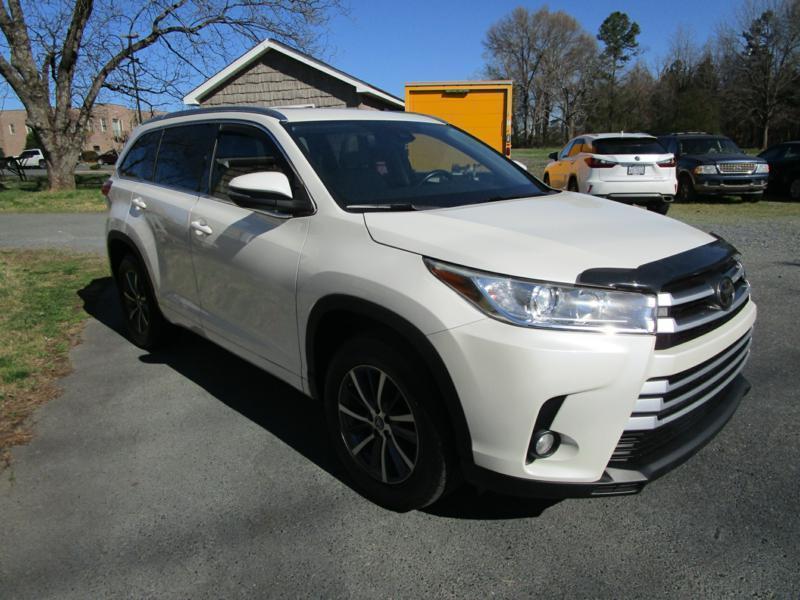 used 2017 Toyota Highlander car, priced at $23,400