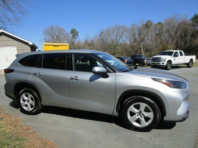 used 2022 Toyota Highlander car, priced at $28,895