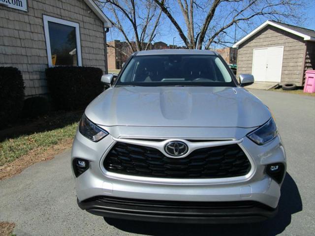 used 2022 Toyota Highlander car, priced at $28,895