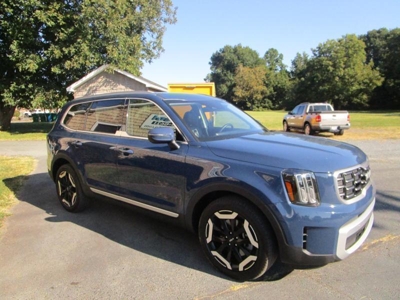 used 2025 Kia Telluride car, priced at $39,990