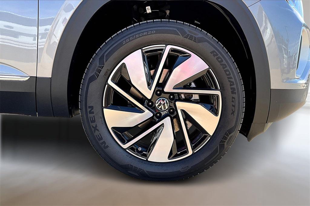 new 2026 Volkswagen Atlas car, priced at $50,184