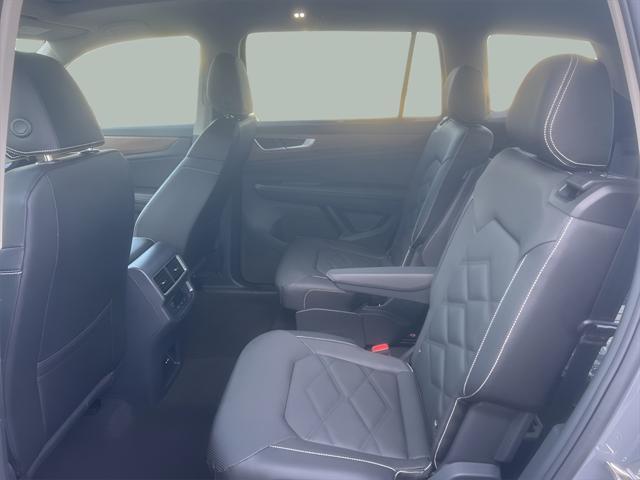 new 2025 Volkswagen Atlas car, priced at $44,561