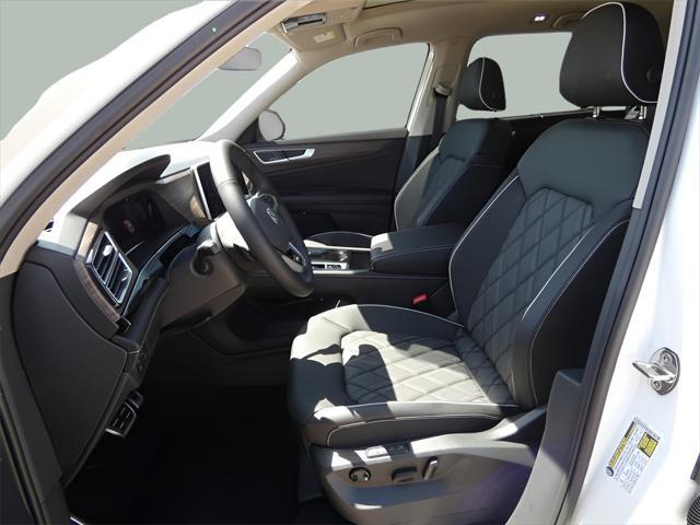 new 2025 Volkswagen Atlas car, priced at $53,946